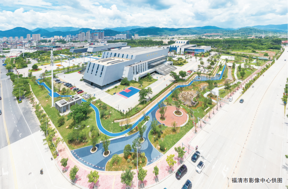 市“两馆一中心”东南角绿地建成并对外开放